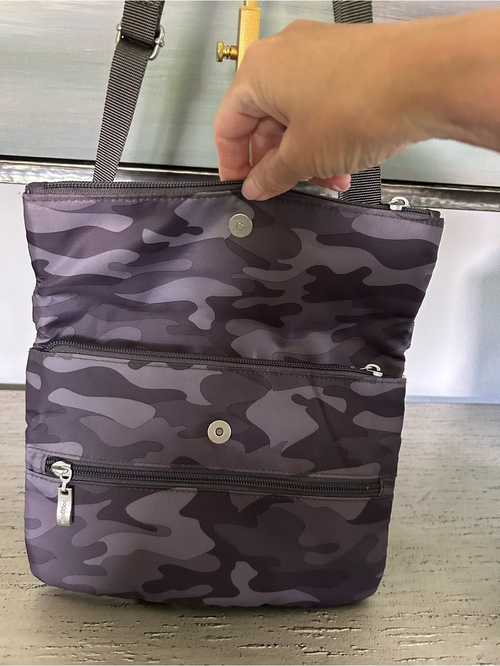 Baggallini Purple Camo Crossbody Messenger Bag NWOT 9.5x7.5 - Picture 5 of 13